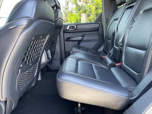 Used 2025 Ford Bronco Badlands AWD/4WD image 13
