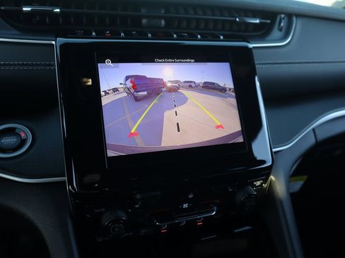 New 2025 Jeep Grand Cherokee Altitude image 6