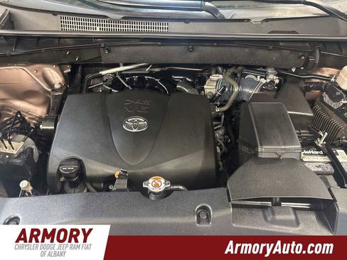 Used 2019 Toyota Highlander XLE image 41