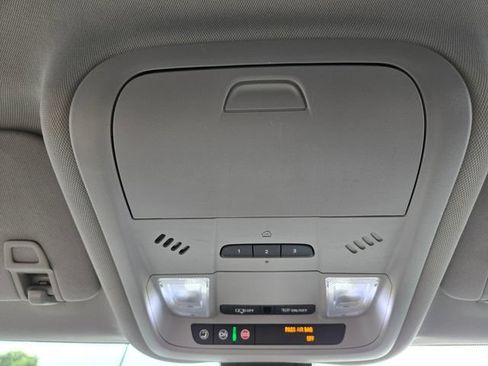 Used 2019 Chevrolet Equinox LT w/ Driver Convenience Package FWD image 26