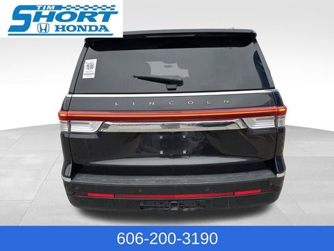 Used 2024 Lincoln Navigator L 4WD image 4