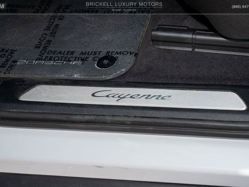 Used 2020 Porsche Cayenne image 60
