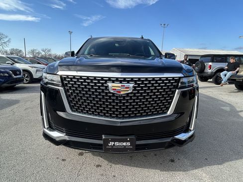 Used 2022 Cadillac Escalade ESV Premium Luxury image 7