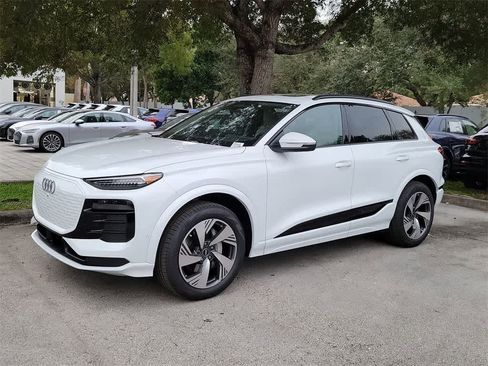 New 2025 Audi Q6 e-tron Premium Plus image 4