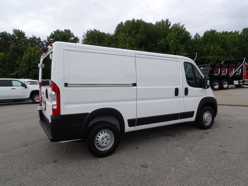 Used 2025 RAM ProMaster 2500 w/ U-Haul Equipment Group FWD image 8
