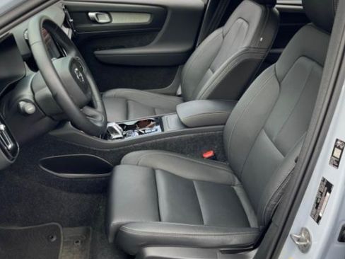 Used 2026 Volvo XC40 B5 Plus w/ Protection Package Premier AWD/4WD image 2