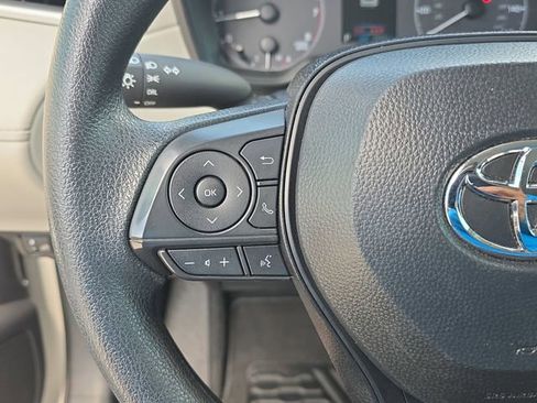 Used 2025 Toyota Corolla Cross L FWD image 17