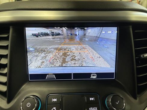 Certified 2023 GMC Acadia SLE w/ Driver Convenience Package image 20