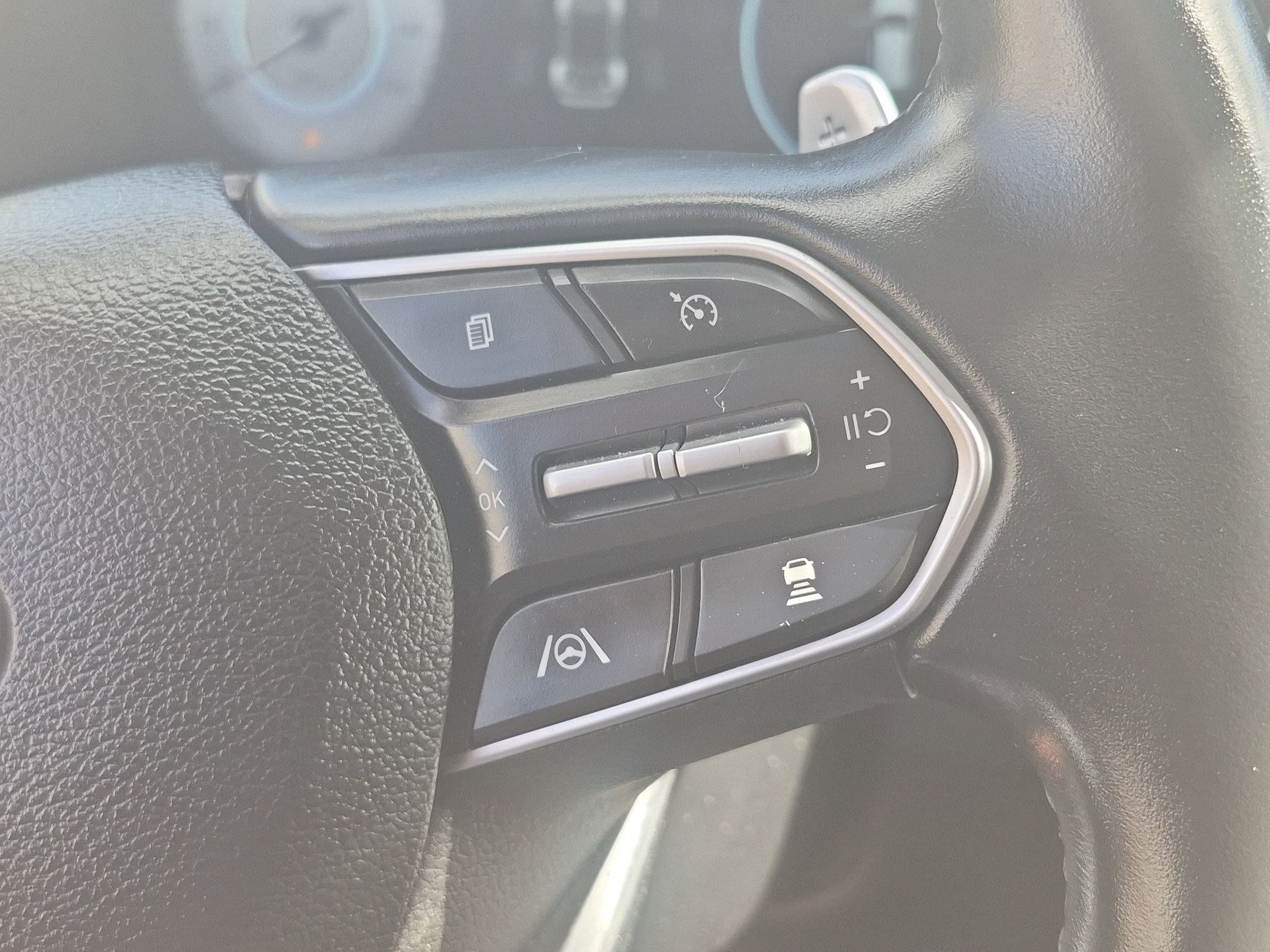 Used 2022 Hyundai Santa Fe Limited AWD/4WD image 19