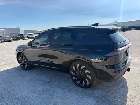 Used 2024 Lincoln Nautilus Reserve w/ Equipment Group 203A AWD/4WD image 4