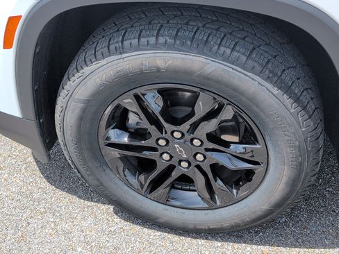 Used 2023 Chevrolet Traverse LS w/ Midnight/Sport Edition FWD image 11