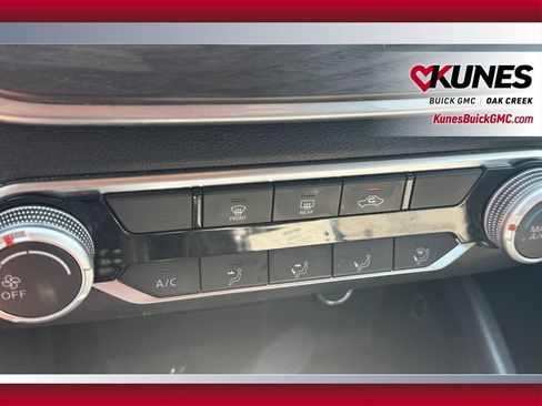 Used 2024 Nissan Altima 2.5 SV FWD image 28