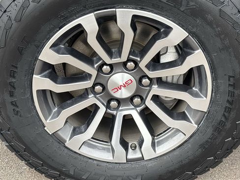 Used 2022 GMC Sierra 1500 AT4 w/ Technology Package image 32