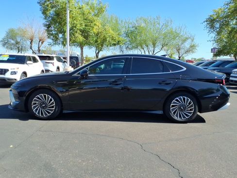 Certified 2025 Hyundai Sonata Limited FWD image 2