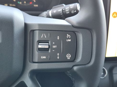 New 2026 Land Rover Defender 110 X-Dynamic SE image 29