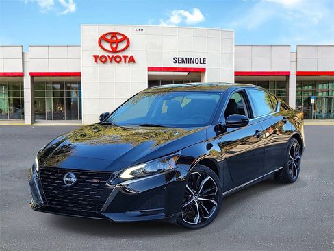 Used 2025 Nissan Altima 2.5 SR image 1