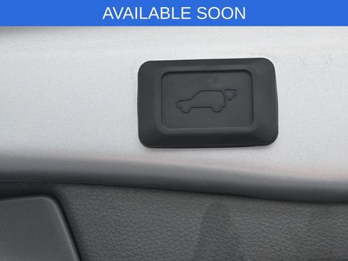 Used 2025 Toyota RAV4 XLE Premium image 31