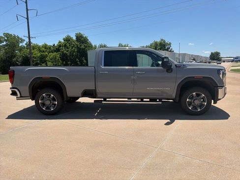 Used 2025 GMC Sierra 3500 SLE w/ Preferred Package RWD image 7