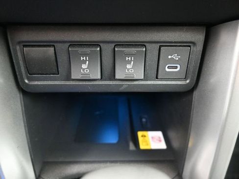 Used 2023 Toyota Corolla Cross XLE w/ Convenience Package image 9