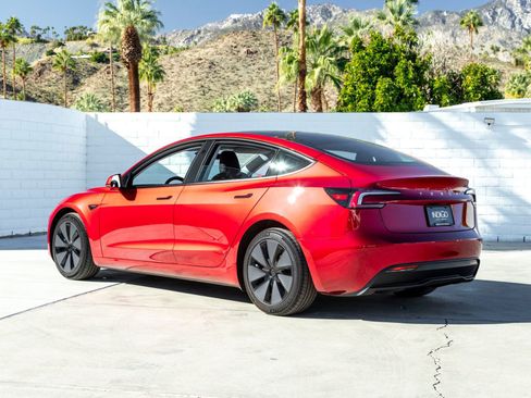 Used 2025 Tesla Model 3 image 7