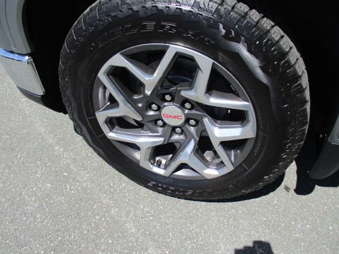 Certified 2023 GMC Sierra 1500 SLT AWD/4WD image 9