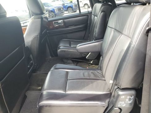 Used 2017 Lincoln Navigator L Select AWD/4WD image 27