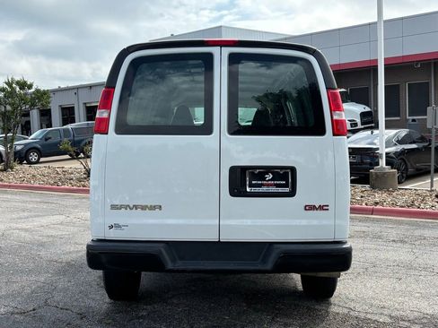 Used 2022 GMC Savana 3500 Extended w/ Driver Convenience Package RWD image 7