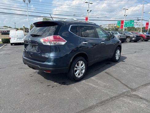 Used 2016 Nissan Rogue SV w/ SV Moonroof Package AWD/4WD image 3