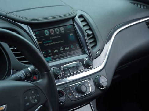 Used 2016 Chevrolet Impala LT image 11