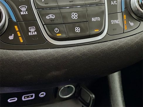 Used 2024 Chevrolet Malibu LT image 23