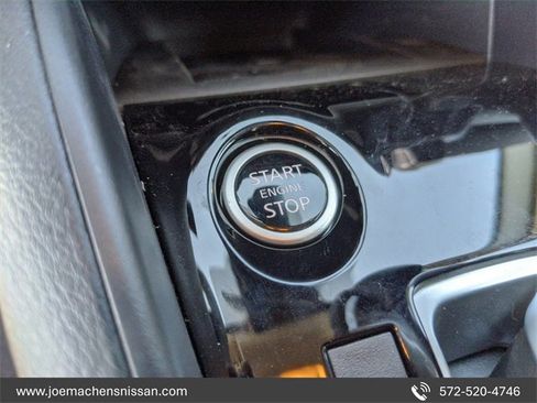 New 2025 Nissan Versa SR w/ Trunk Package image 22