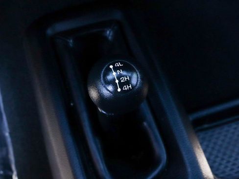 Used 2024 RAM 2500 Tradesman w/ Chrome Appearance Group image 32