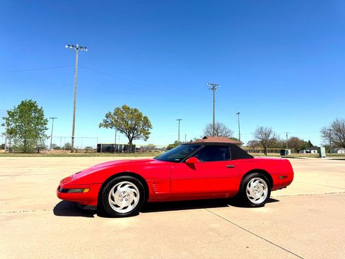 Used 1995 Chevrolet Corvette Convertible image 3