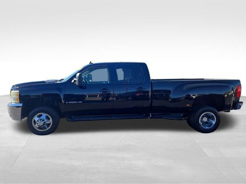 Used 2008 Chevrolet Silverado 3500 LTZ w/ Sun And Navigation Package image 2