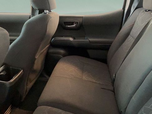 Used 2016 Toyota Tacoma TRD Sport AWD/4WD image 24