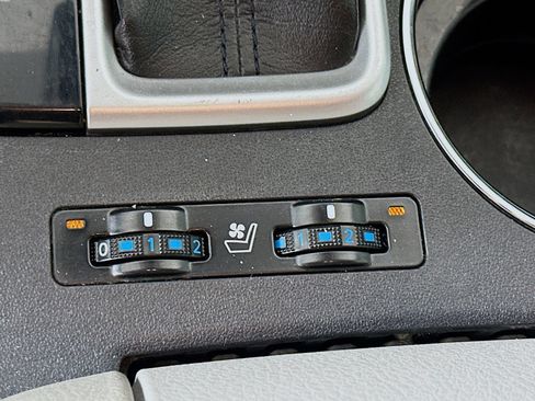 Used 2018 Toyota Highlander Limited Platinum AWD/4WD image 21