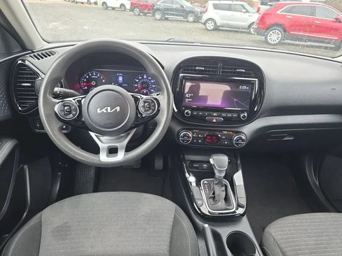 Used 2022 Kia Soul S FWD image 12