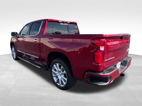 Certified 2025 Chevrolet Silverado 1500 High Country AWD/4WD image 4