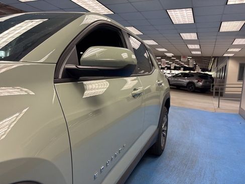 New 2026 Chevrolet Equinox LT w/ Convenience Package II FWD image 16