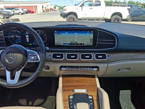 Used 2023 Mercedes-Benz GLS 450 4MATIC image 15
