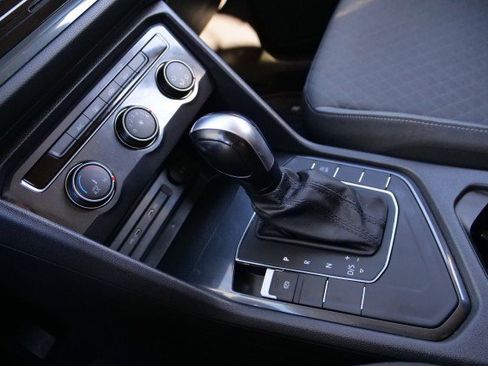 Used 2020 Volkswagen Tiguan S image 13