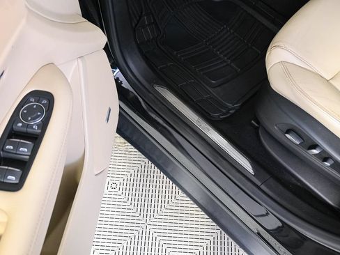 Used 2019 Cadillac XT5 Premium Luxury FWD image 9