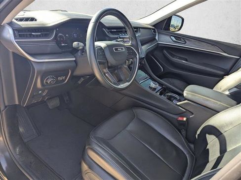 Used 2022 Jeep Grand Cherokee L Limited image 9