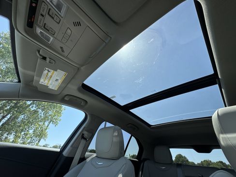 Used 2019 Cadillac XT4 Premium Luxury FWD image 21