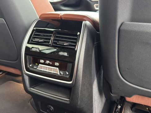 Used 2019 BMW X7 xDrive40i w/ Dynamic Handling Package AWD/4WD image 27