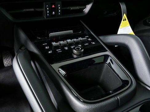 New 2026 Porsche Cayenne Coupe image 19