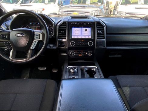Used 2019 Ford Expedition XLT image 14