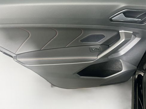 Used 2024 Volkswagen Tiguan Wolfsburg Edition image 24