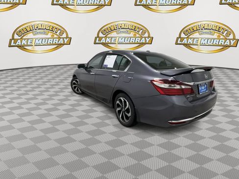 Used 2017 Honda Accord EX image 9