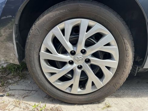 Used 2018 Toyota Corolla LE FWD image 10